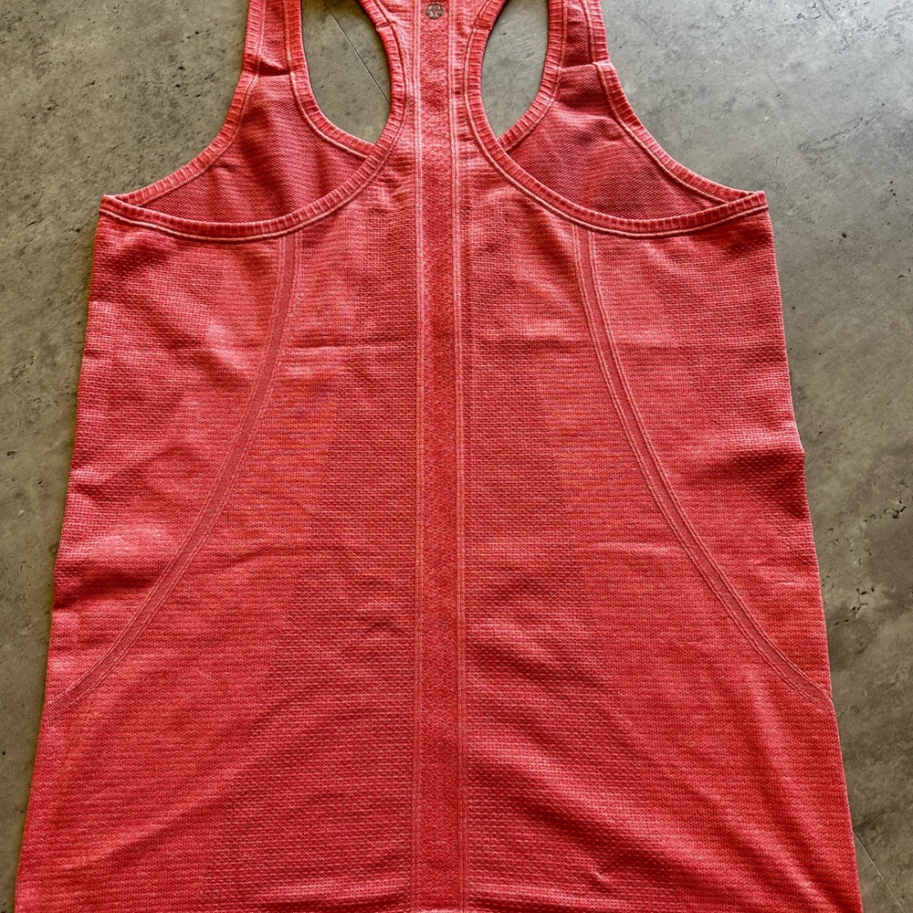 Lululemon Women’s Racerback Tank Top Pink Seamless Athletic Yoga Gym Top - Picture 2 of 5
